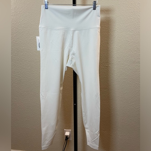 Brand new with tag Outdoor Voices Free Form 7/8 Legging - Picture 5 of 6